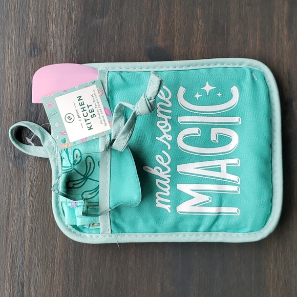 NWT Earthbound 4 piece kitchen set - Picture 1 of 5